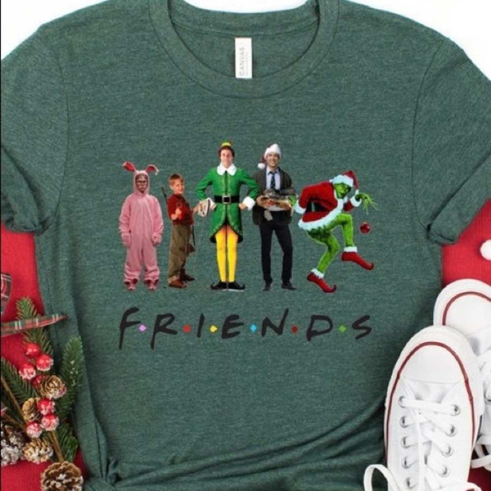 ➡️Green Friends Christmas Tee Size Large